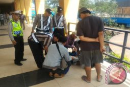 Polsek KPL Banjarmasin Periksa Penumpang Kapal