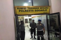 Polres Sidoarjo Bantah Minuman Keras di Tahanan