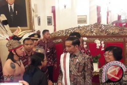 Presiden Jokowi bersama masyarakat adat bahas UUMA