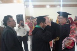 Universitas Jambi kukuhkan empat guru besar
