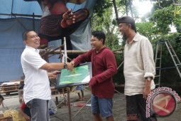 Gianyar Beri Penghargaan Ogoh-Ogoh Berbahan Sampah