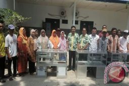 Pemkab Salurkan Alat Bantu Usaha