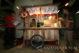 Perpustalaan Mini Angkringan Kediri