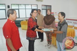 Telkom Kalsel Salurkan Rp1,4 Miliar Dana Kemitraan