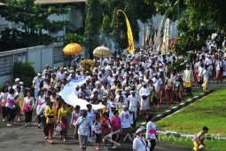 Melasti di Surabaya