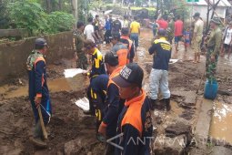 BPBD Mojokerto Gunakan Penahan Banjir dari Bambu
