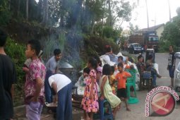 Menunggu Makanan Masak