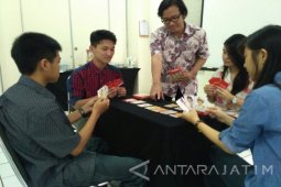 Dosen Ubaya Buat "Linimasa" Pelajaran Sejarah Indonesia