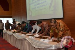 Wagub Jabar Teken Perjanjian Hibah Pasca Bencana