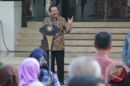 Gubernur Menangis di Puncak HPN PWI Jatim