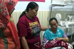 Korban Terdampak Longsor Melahirkan di Puskesmas