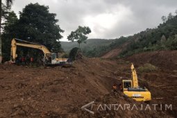 Petugas Perkirakan Dua Korban Tertimbun di Sektor C