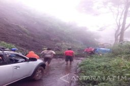 Akses ke Wisata Kawah Ijen Bondowoso Tertutup Longsor