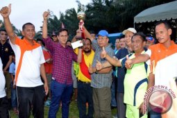 Bupati Tutup Turnamen Sepak Bola
