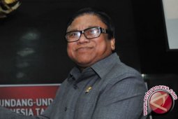 OSO Tanggapi Santai Banyaknya Survei Menangkan Anies-Sandiaga