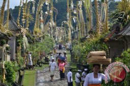 Pengungsi Gunung Agung Pulang Rayakan Galungan