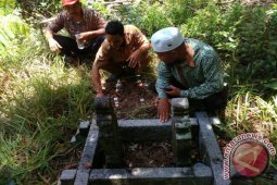 Pemkab Teliti Makam Tok Bongkok