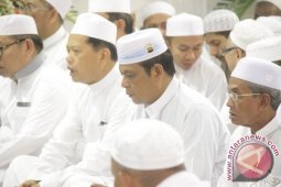Gubernur Hadiri Haul Guru Sekumpul