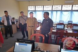 DPRD Kalbar Pantau UNBK di Ngabang