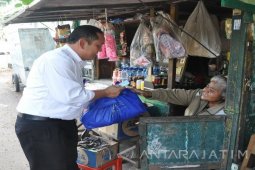 Terminal Petikemas Surabaya Bagi 500 Paket Sembako