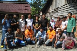 Relawan Irwandi-Nova bangun rumah anak yatim