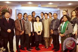 Tenun Ikat Tanimbar Dipromosikan di Jepang