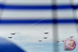 TNI AU Unjuk Kekuatan Pada Peringatan HUT