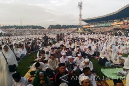 Ratusan Ribu Peserta Ikuti Istigasah di Sidoarjo (Video)