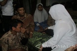 Sepenggal Kisah Kakak Beradik Tertimbun Longsor