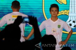 Persebaya Surabaya Buru Striker Senior
