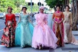 Peragaan Busana Exotica
