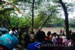 Satu Perahu Penyeberangan Sidoarjo-Gresik Hanyut