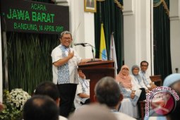 Aher Harap Alumni IPB Tularkan Ilmunya Kepada Masyarakat