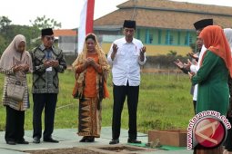Di Masjid Hasyim Asy`ari, Jokowi Ajak Rakyat Saling Hargai dan Hormati