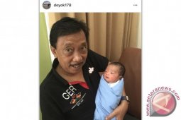 Ayah Punya Anak di Usia Senja, Ini yang Harus Dilakukan