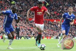 Manchester United Pecundangi Chelsea 2-0
