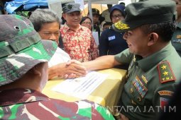 Pangdam Minta Prajurit Waspada Saat Pencarian Korban Longsor (Video)