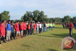 PEMBUKAAN TURNAMEN SEPAK BOLA