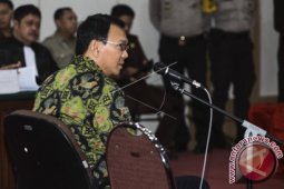 Basuki Purnama Dituntut Dua Tahun Percobaan