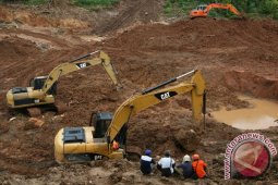 Tanah longsor, 23 warga Nganjuk masih dalam pencarian