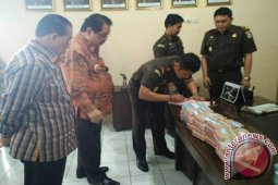 Kejari Paser Kembalikan Uang Negara Rp1,18 miliar