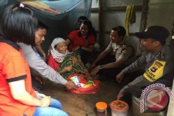 Polres HSS Programkan Kunjungan Ke Warga Miskin