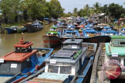 Nelayan Aceh Barat gelar aksi "jual kapal"