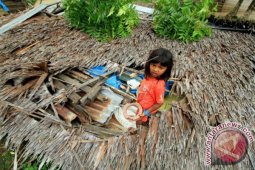 Rumah Roboh Akibat Angin Kencang