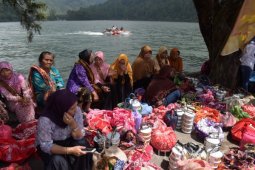 Kenduri Massal Telaga Sarangan