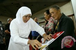 Mensos Salurkan Jaminan Hidup Korban Longsor Kintamani