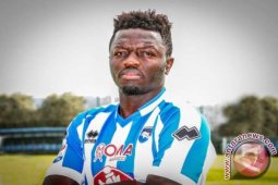 Muntari Meninggalkan Lapangan Setalah Mengeluhkan Lagu Rasis