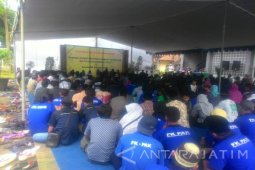 Buruh di Jember Pawai dan Istigasah Peringati "May Day"