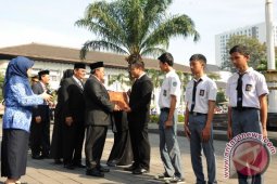 Gubernur Aher Tak Ingin Hardiknas Hanya Ceremony