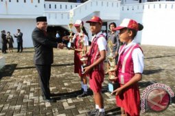 Pemkab MTB Gelar Upacara Bendera Peringati Hardiknas